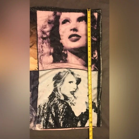 NEW Taylor Swift The Eras Tour Fleece Blanket - Picture 6 of 11